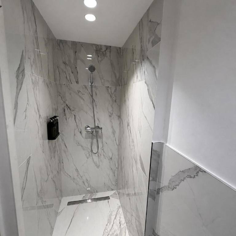 Hotel Bohemian Garni - Skadarlija - Chambre Lit King-Size avec Baignoire Spa - 4