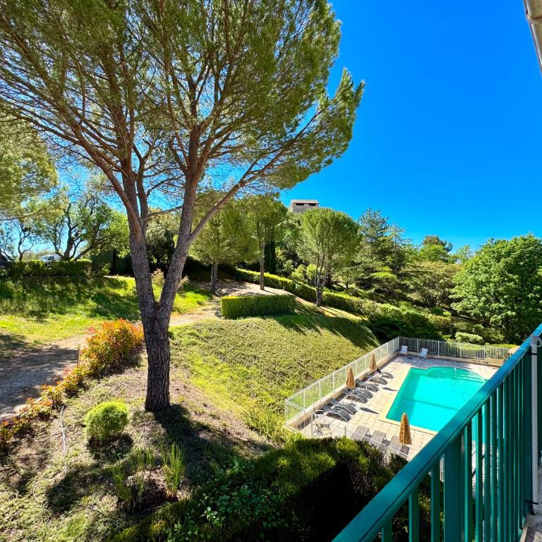 Résidence ALBIZIA - Cure Thermale, Piscine & Parking , Face au Château - Rénové 2026 - One-Bedroom Apartment with Balcony - 11