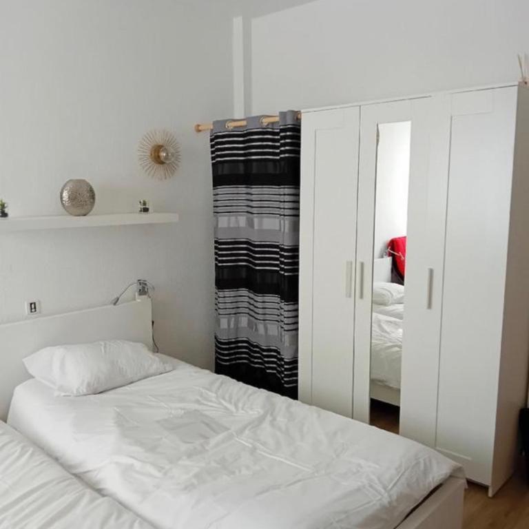 Charmant studio climatisé au 1er étage en centre ville - Appartement 1 Chambre - 3