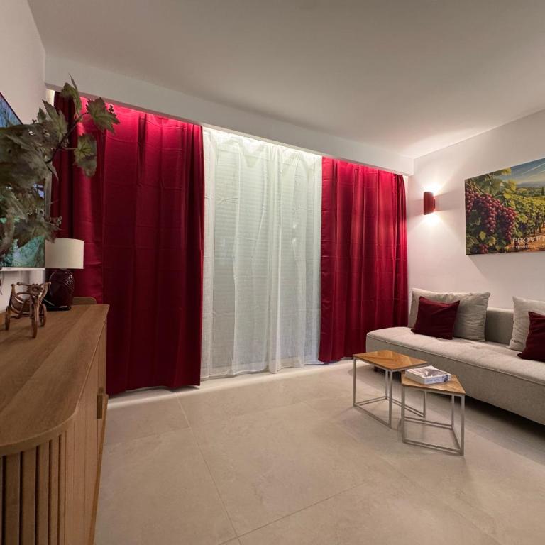 Résidence ALBIZIA - Cure Thermale, Piscine & Parking , Face au Château - Rénové 2026 - One-Bedroom Apartment with Garden - 12