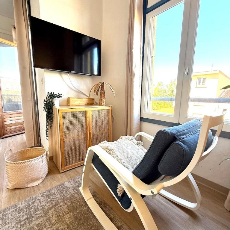 Appartement bord de mer tout équipé 4 personnes ,1 lit double et 1 lit superposé, accès direct plage, climatisation, parking privé gratuit - Appartement 2 Chambres - 5