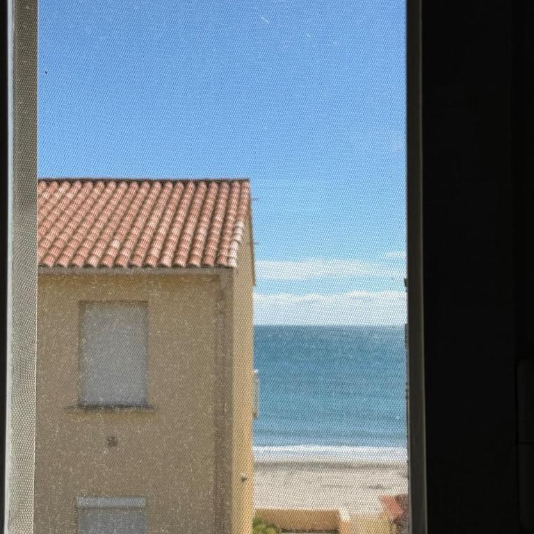 Appartement bord de mer tout équipé 4 personnes ,1 lit double et 1 lit superposé, accès direct plage, climatisation, parking privé gratuit - Appartement 2 Chambres - 14