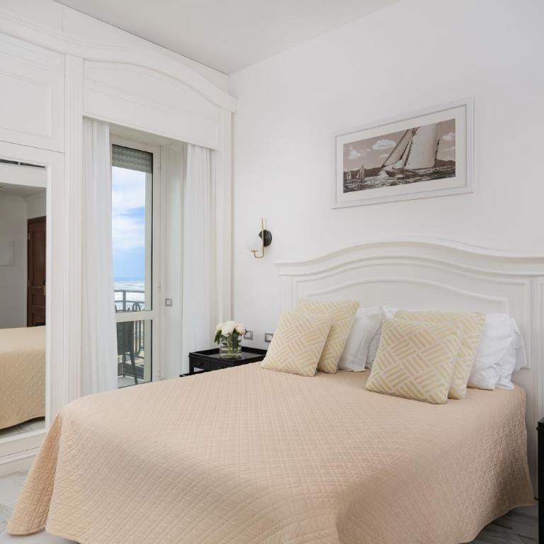 Hotel President - Panorama-Doppelzimmer mit Meerblick und Balkon - 8