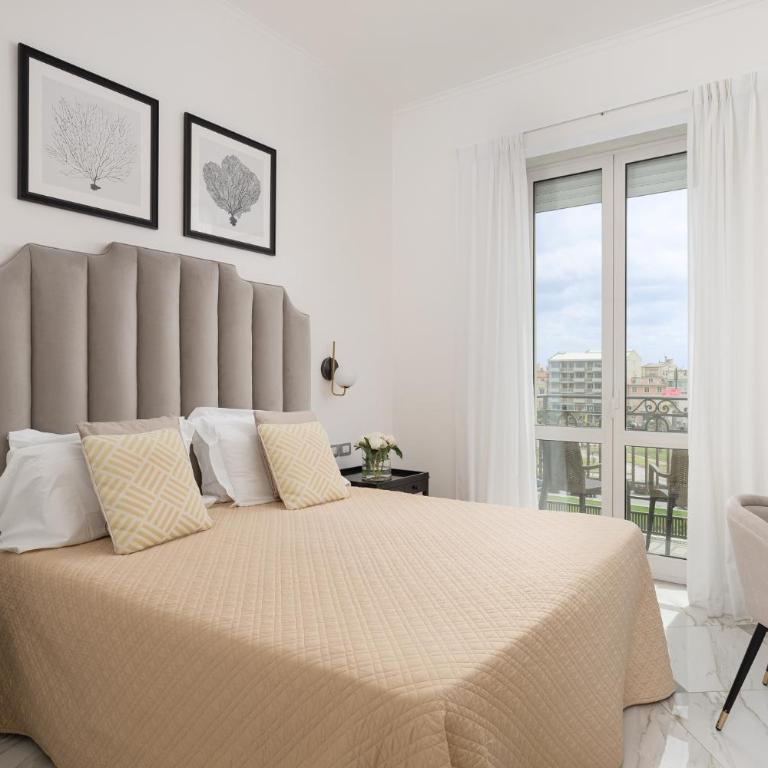 Hotel President - Doppel-/Zweibettzimmer mit Balkon und seitlichem Meerblick - 4