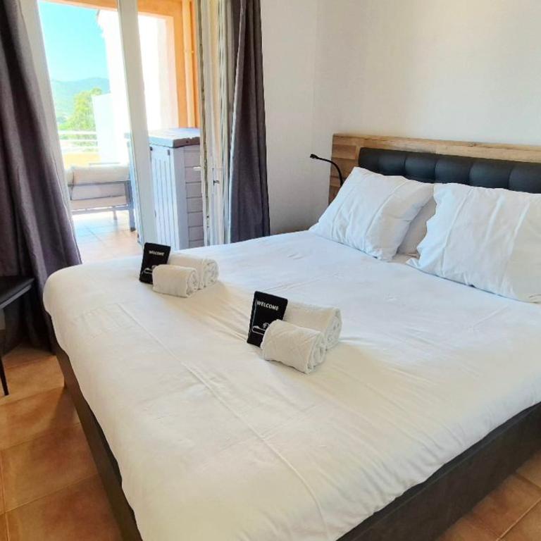 Appartement avec Vue Mer Piscine et Calme Absolu - Appartement - 6