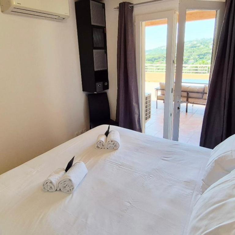 Appartement avec Vue Mer Piscine et Calme Absolu - Appartement - 8