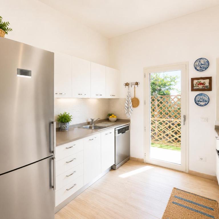 Villa with garden, beach 100 meters away, BBQ and AC - Two-Bedroom Apartment - 5