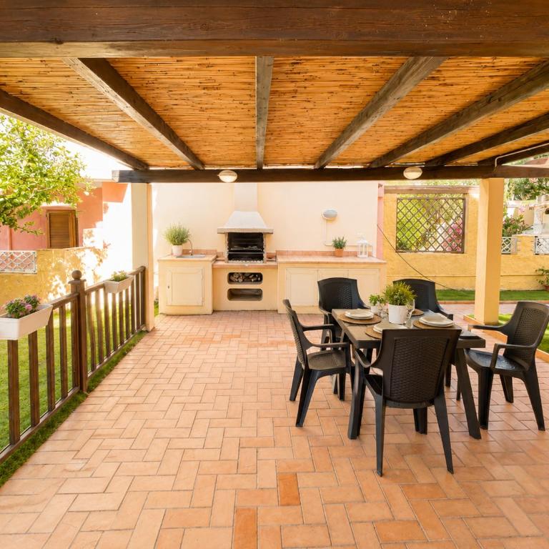 Villa with garden, beach 100 meters away, BBQ and AC - Two-Bedroom Apartment - 13