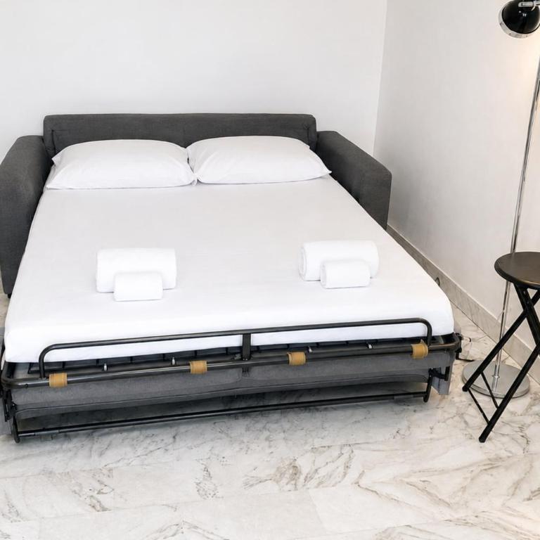 Amazing studio in Juan les Pins with a large terrasse parking - Estudio - 5