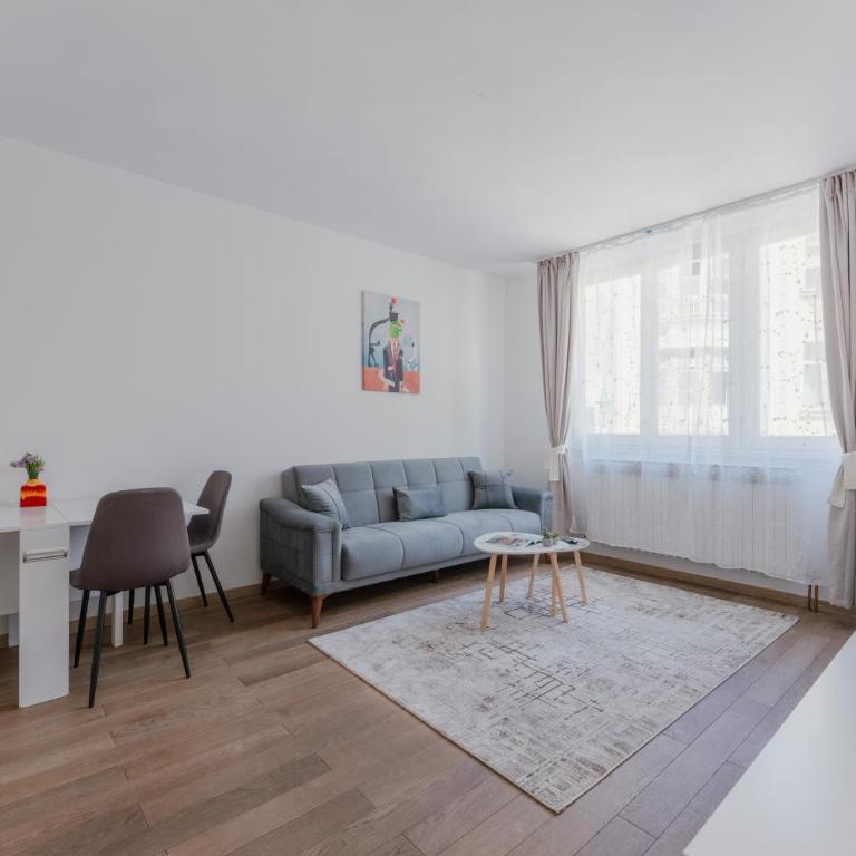 2BDR apartment in the city center next to the Cathedral - Two-Bedroom Apartment - 1