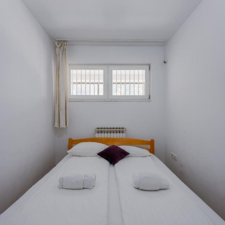 2BDR apartment in the city center next to the Cathedral - Two-Bedroom Apartment - 19