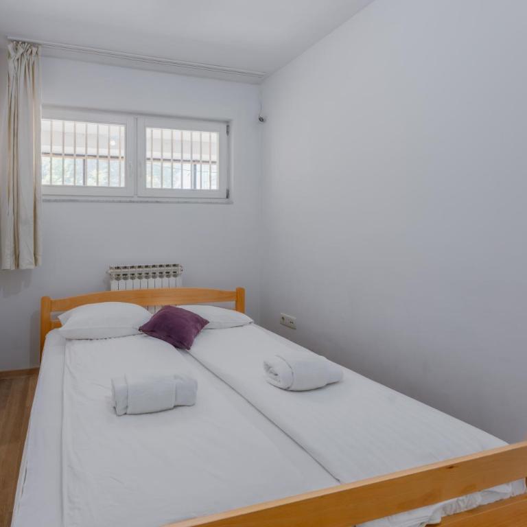2BDR apartment in the city center next to the Cathedral - Two-Bedroom Apartment - 33