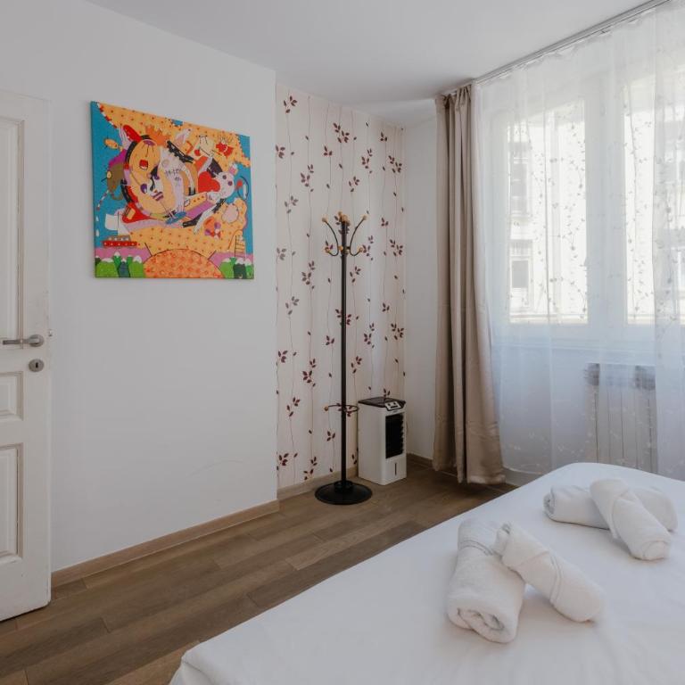 2BDR apartment in the city center next to the Cathedral - Two-Bedroom Apartment - 38