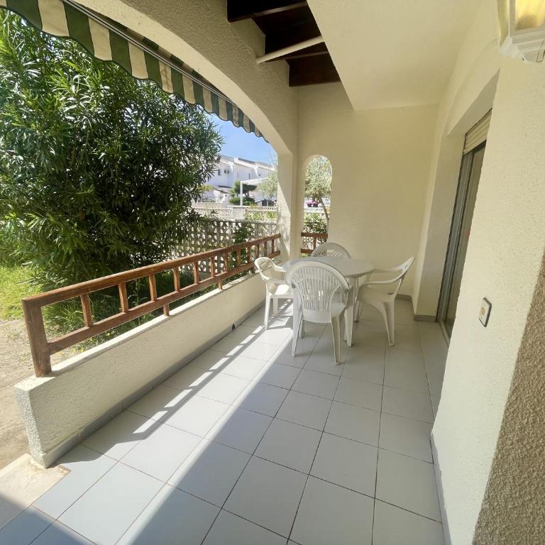 Adosado con Jardín, Parking y Toboganes Acuáticos - Casa de 3 dormitorios - 6