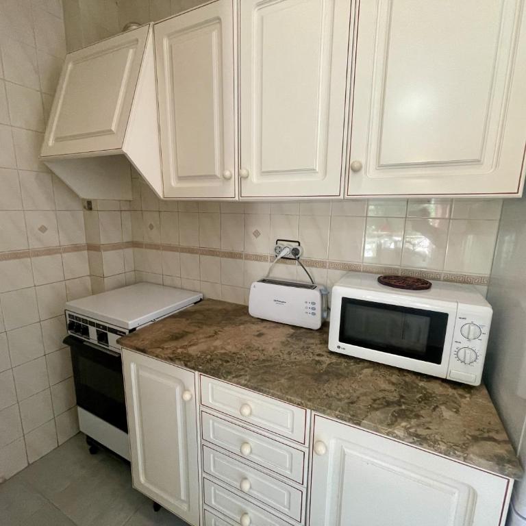 Adosado con Jardín, Parking y Toboganes Acuáticos - Casa de 3 dormitorios - 11