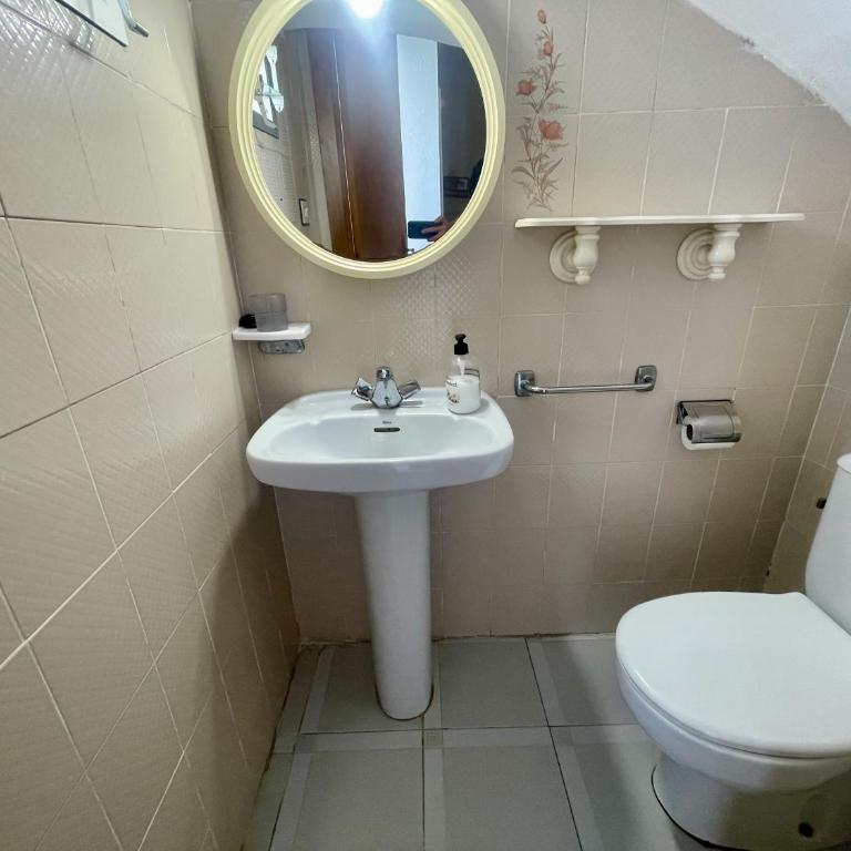 Adosado con Jardín, Parking y Toboganes Acuáticos - Casa de 3 dormitorios - 13
