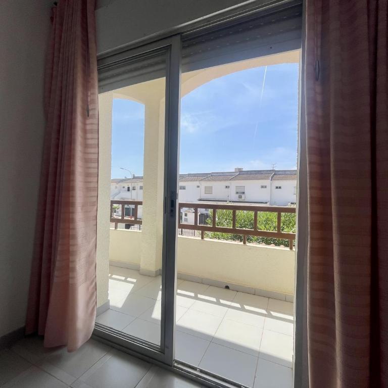 Adosado con Jardín, Parking y Toboganes Acuáticos - Casa de 3 dormitorios - 20