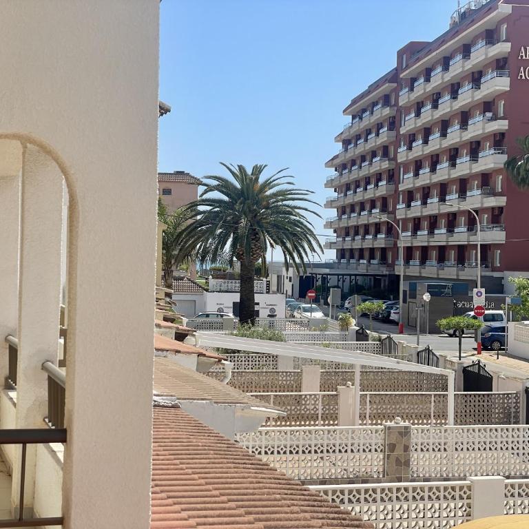 Adosado con Jardín, Parking y Toboganes Acuáticos - Casa de 3 dormitorios - 24