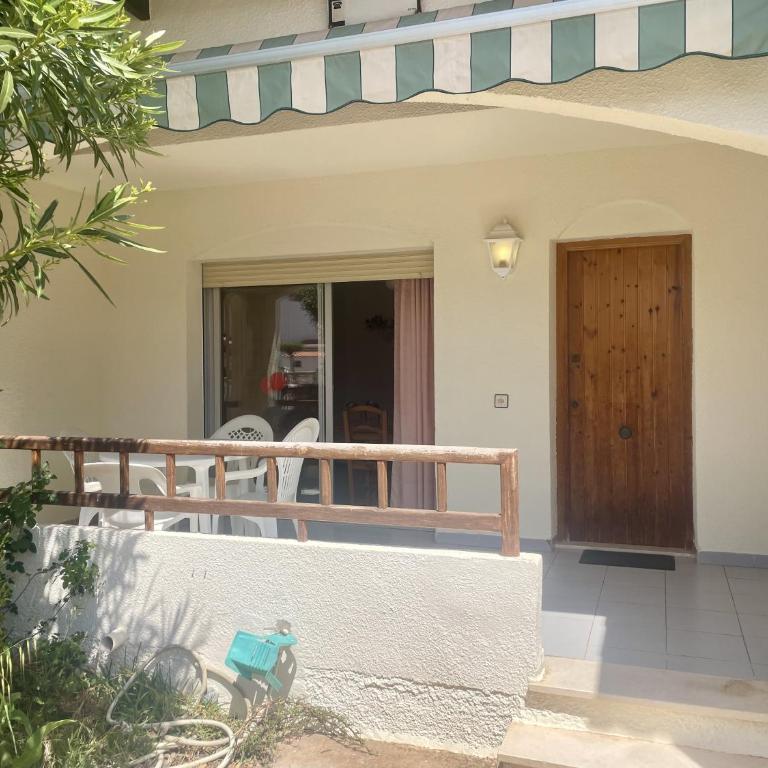 Adosado con Jardín, Parking y Toboganes Acuáticos - Casa de 3 dormitorios - 25