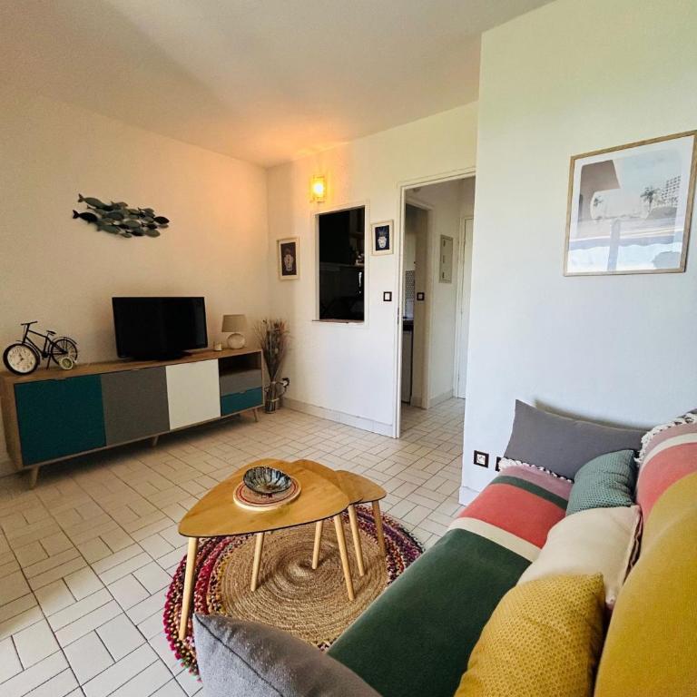 Vittoria Immobilier 8 - REGLEMENT SUR PLACE - chèques vacances acceptés - Apartment with Terrace - 4