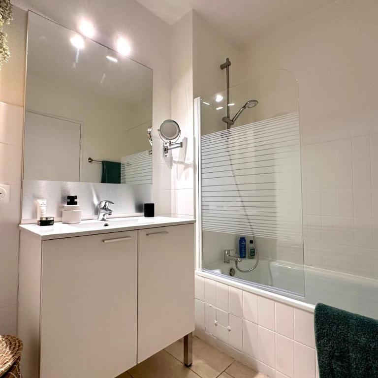 Apartment with Terrace & Pool Mandelieu - Apartment - 8
