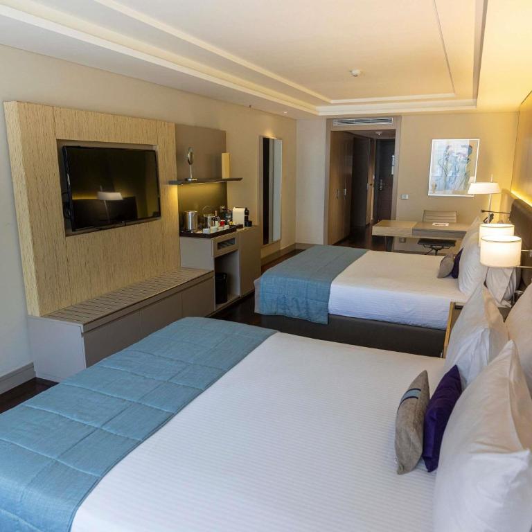 Palladio Hotel Buenos Aires - MGallery Collection - Deluxe Queen Suite with Park View - Mobility Accessible - 7