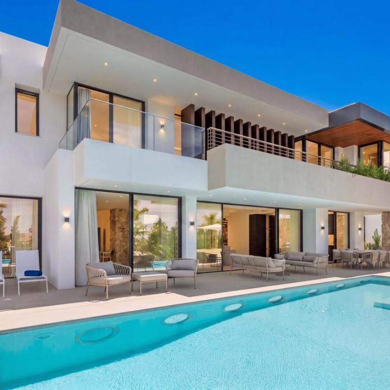 VACATION MARBELLA I Villa The Address, Brand-New Villa, Private Turquoise Pool, 6BDR, Prime Golf Valley Location, Minutes from Puerto Banus, Luxury Interiors, Private GYM, Lounge Bar - Villa Deluxe - 1