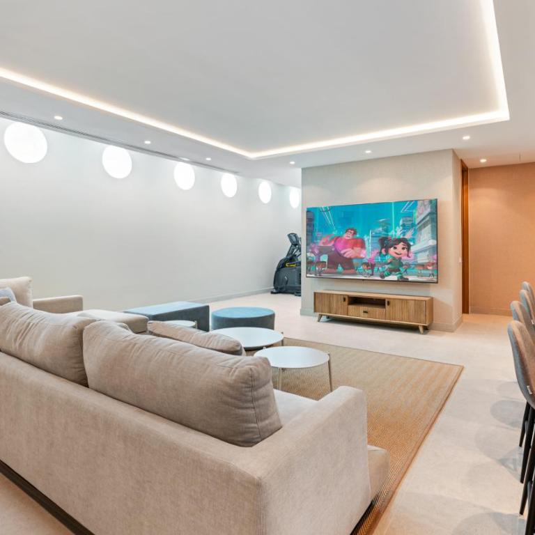 VACATION MARBELLA I Villa The Address, Brand-New Villa, Private Turquoise Pool, 6BDR, Prime Golf Valley Location, Minutes from Puerto Banus, Luxury Interiors, Private GYM, Lounge Bar - Villa Deluxe - 45
