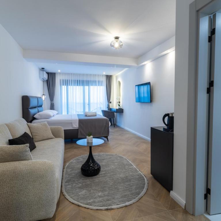 Porto Bruno Luxury Apartments Ulcinj - Deluxe Double Room with Sea View - 3
