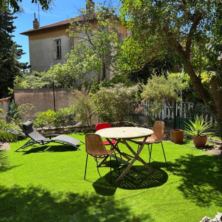 Joli appartement avec jardin - Apartment mit 1 Schlafzimmer - 2
