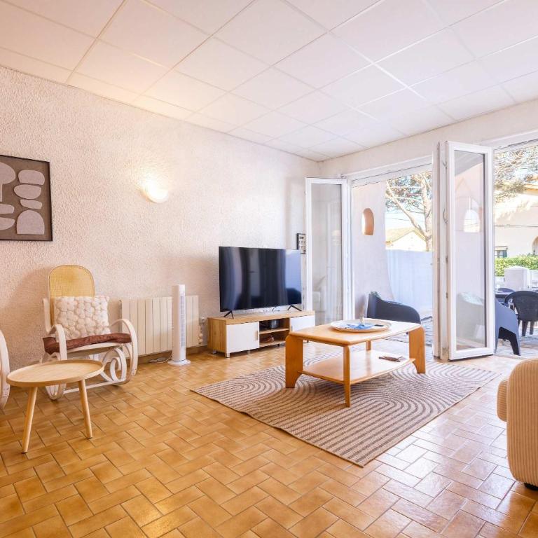 Single-storey apartment for 6 people in Valras-Plage close to the sea - Apartment - 5