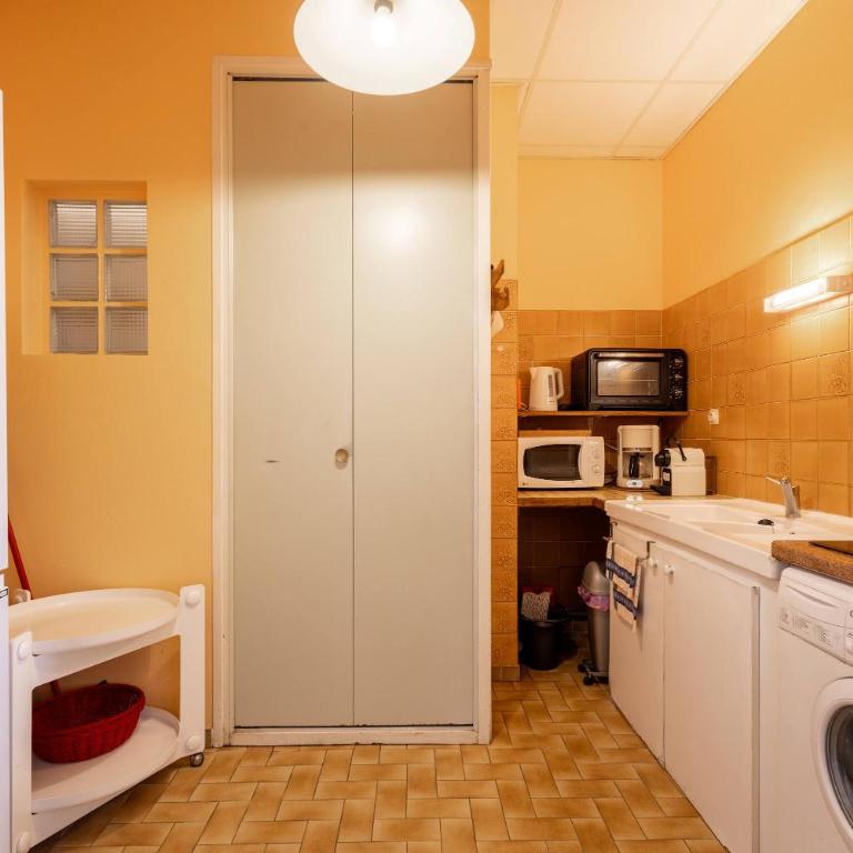 Single-storey apartment for 6 people in Valras-Plage close to the sea - Apartment - 11