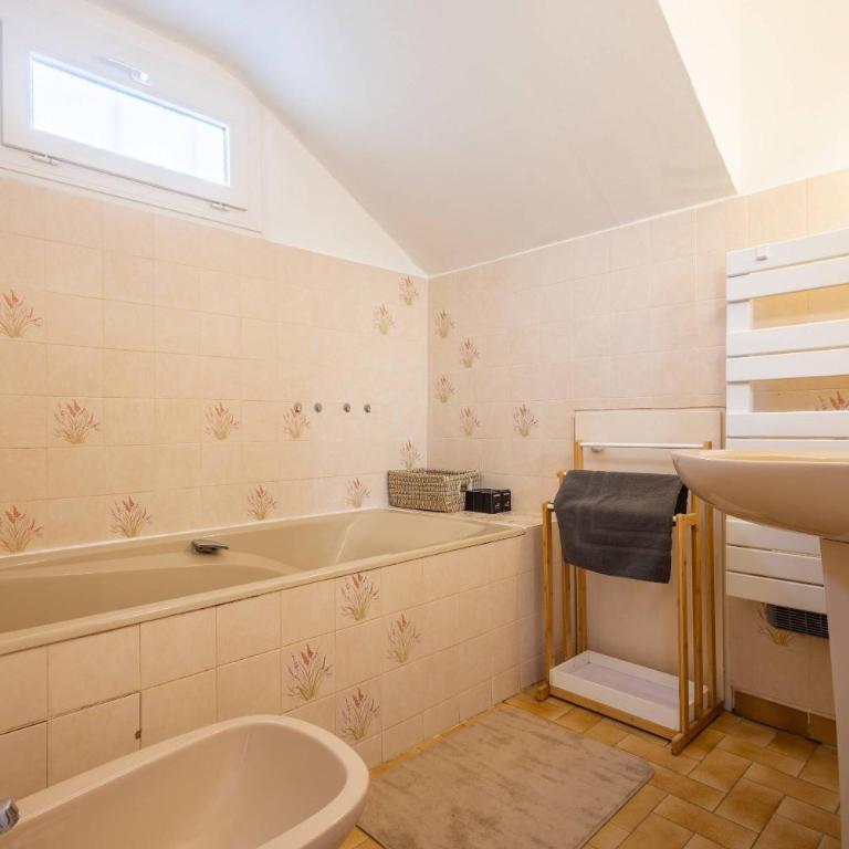 Single-storey apartment for 6 people in Valras-Plage close to the sea - Apartment - 21