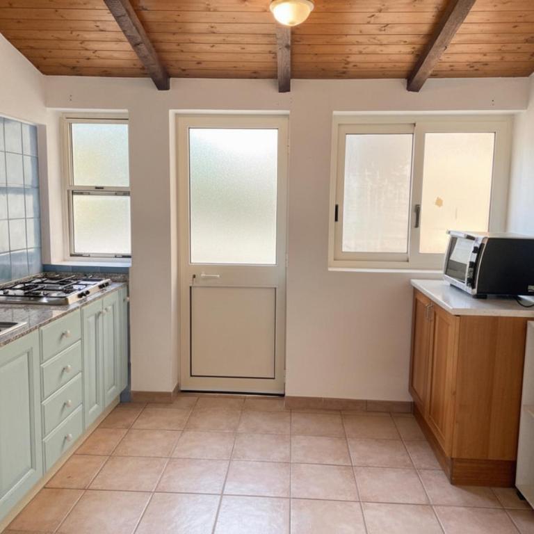 Ben House - Two-Bedroom Apartment with Terrace - 8