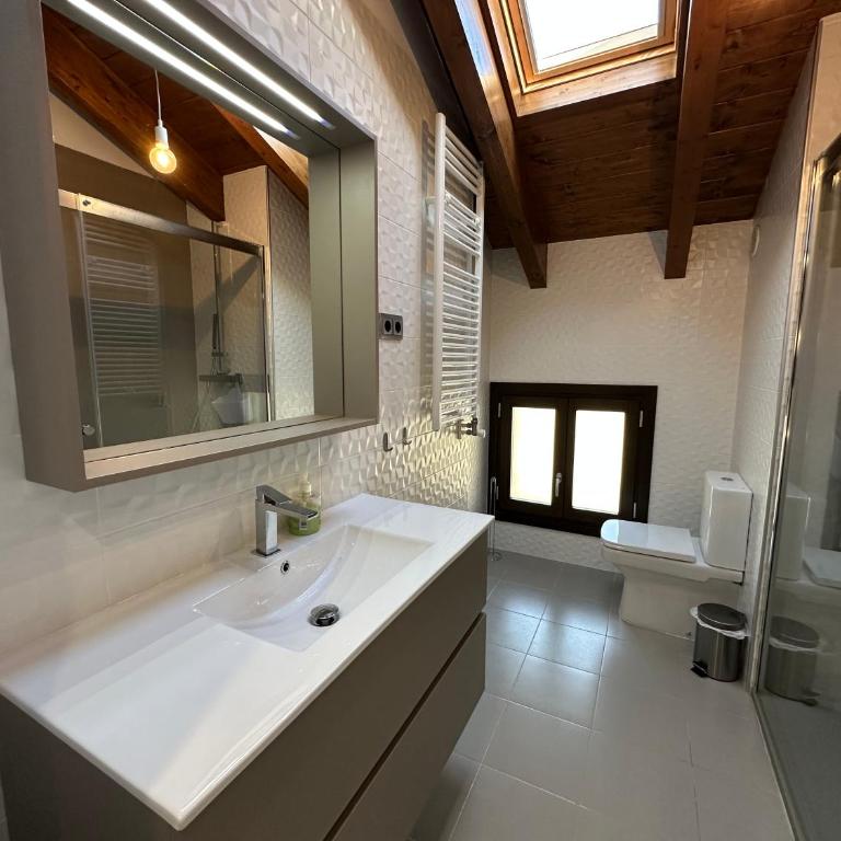 Villmor - SH06 - Atico en Sahún - Three-Bedroom Apartment - 26