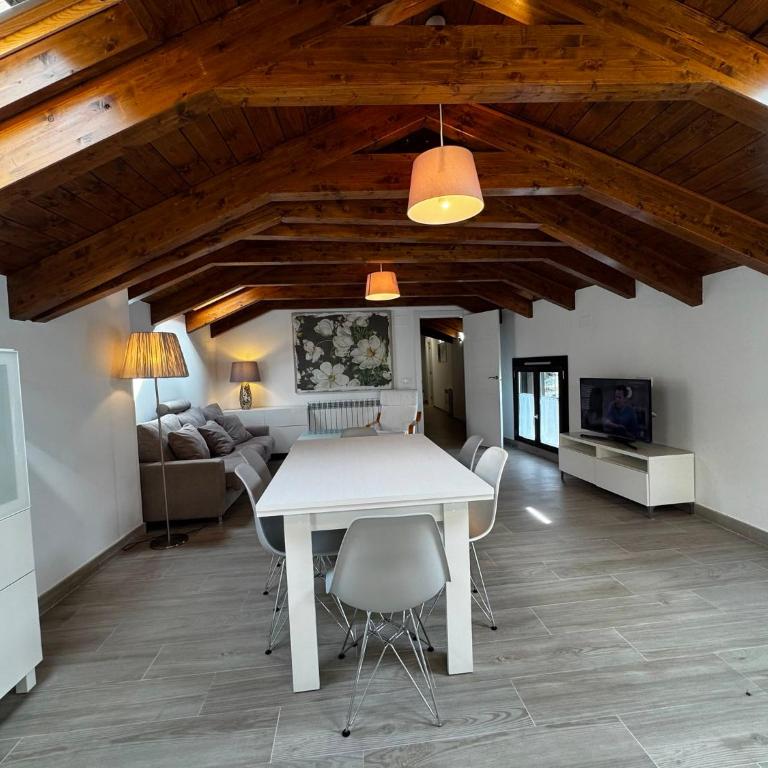 Villmor - SH06 - Atico en Sahún - Three-Bedroom Apartment - 9