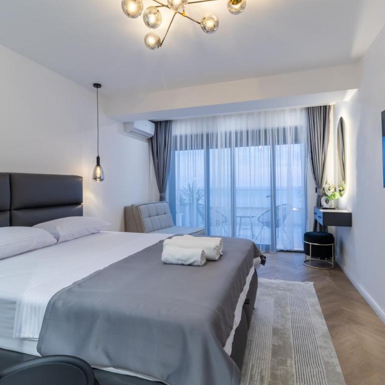 Porto Bruno Luxury Apartments Ulcinj - Deluxe Double Room with Balcony and Sea View - 4