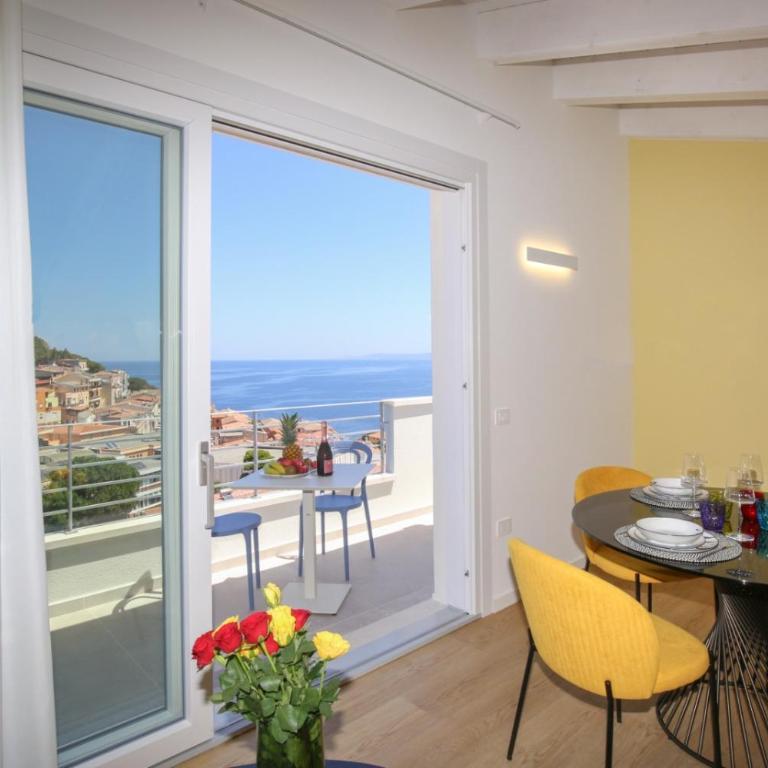 Suite HollidayHouse - vista mare - Suite con Vasca Idromassaggio - 11