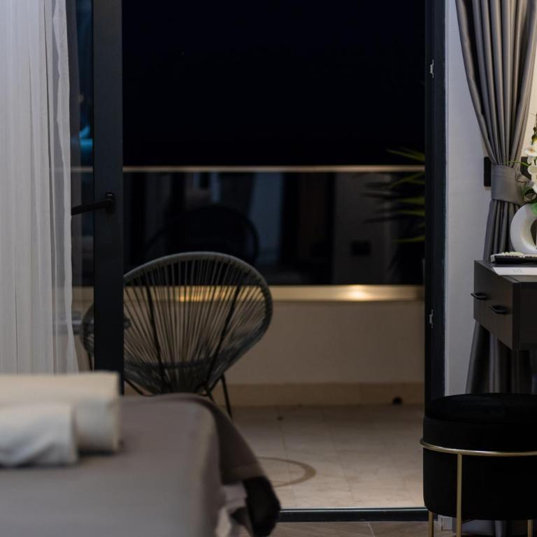 Porto Bruno Luxury Apartments Ulcinj - Deluxe Double Room with Balcony and Sea View - 11
