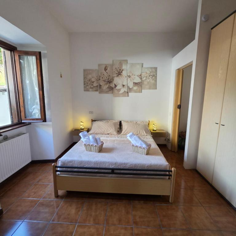Lily Loggiadeifiori with private Patio near station, bus and swiss boarder - One-Bedroom House - 4