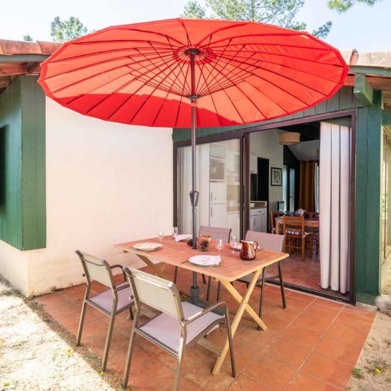 Maison avec petit jardin et piscine partagée - Maison de Vacances - 10