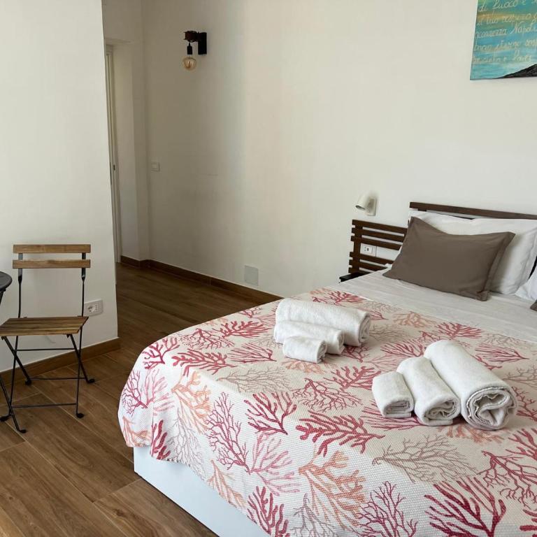 Storico 31 Stanze ai Quartieri Spagnoli - Camera Matrimoniale con Bagno Privato - 13