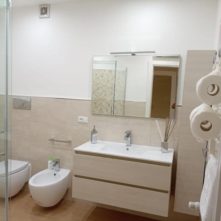 Galileo House Ampio Duplex - Three-Bedroom Apartment - 6