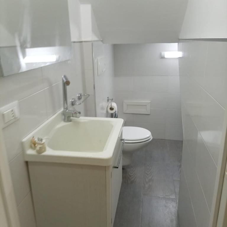 Galileo House Ampio Duplex - Three-Bedroom Apartment - 9