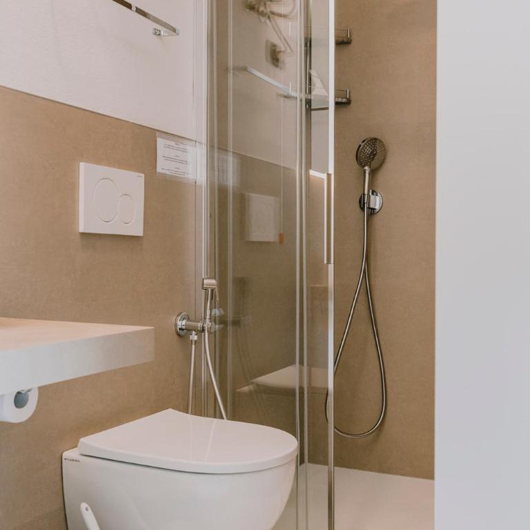 CASA GINEV Room & Apartments - Double Room with Balcony - 2