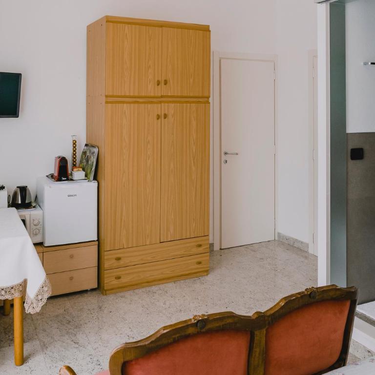CASA GINEV Room & Apartments - Double Room with Balcony - 1
