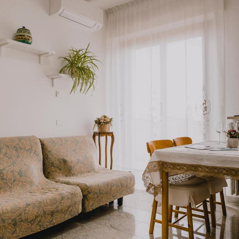 CASA GINEV Room & Apartments - Two-Bedroom Apartment with Terrace - 12