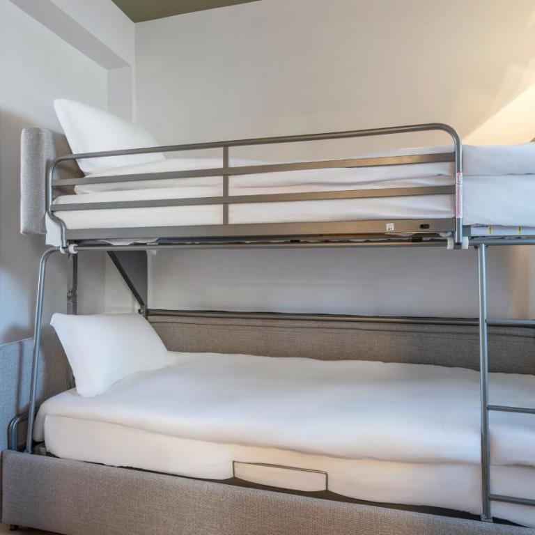 Kyriad - Royan Plage - Family Room - 1 Queen Bed 1 Bunk Bed - Sea View - 1