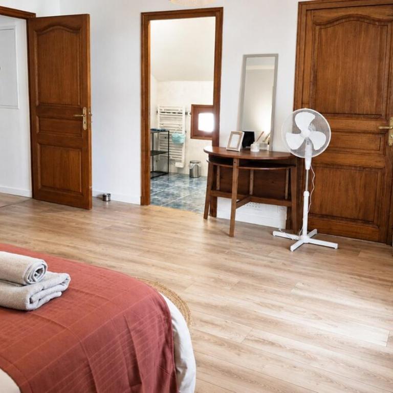 Large cozy lodge 2 bedrooms 2 bathrooms Terrace - Two-Bedroom House - 14