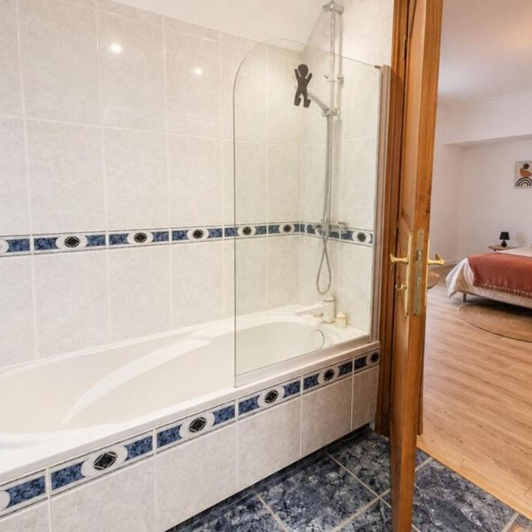 Large cozy lodge 2 bedrooms 2 bathrooms Terrace - Two-Bedroom House - 24